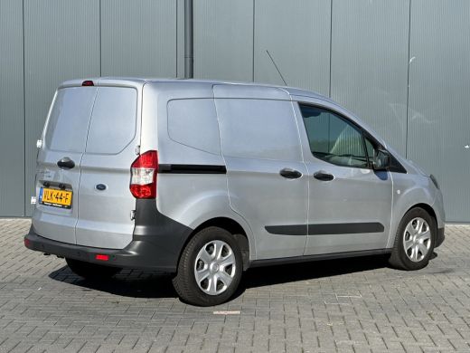 Ford Transit Courier 1.5 TDCI / 1e EIGENAAR / 47.060 KM! / AIRCO / NAVIGATIE / PARKEERSENSOREN ActivLease financial lease