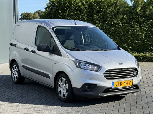 Ford Transit Courier 1.5 TDCI / 1e EIGENAAR / 47.060 KM! / AIRCO / NAVIGATIE / PARKEERSENSOREN ActivLease financial lease