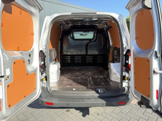 Ford Transit Courier 1.5 TDCI / 1e EIGENAAR / 47.060 KM! / AIRCO / NAVIGATIE / PARKEERSENSOREN ActivLease financial lease