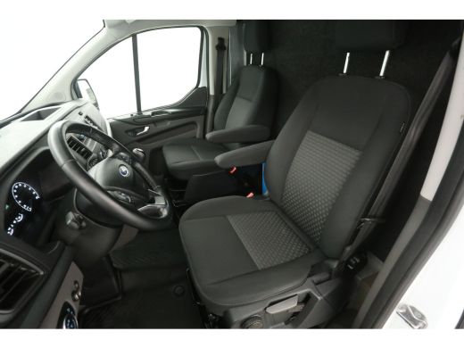 Ford Transit Custom 2.0 TDCI L2H1 | 2800kg Trekgew. | Airco | Cruise | Trekhaak Parkeersens. ActivLease financial lease