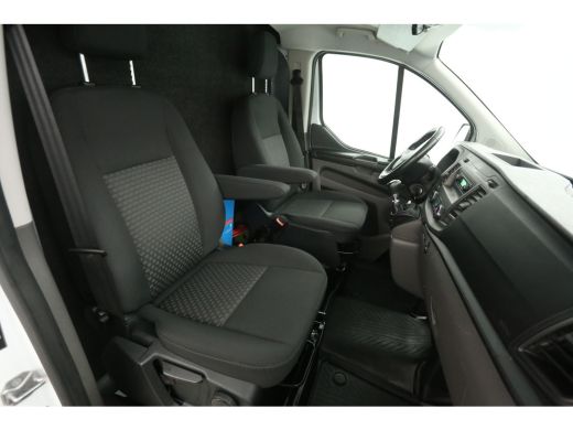 Ford Transit Custom 2.0 TDCI L2H1 | 2800kg Trekgew. | Airco | Cruise | Trekhaak Parkeersens. ActivLease financial lease