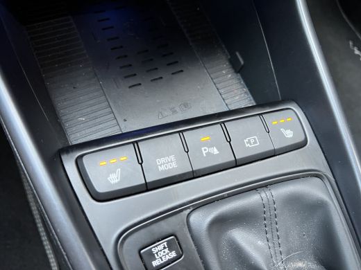 Hyundai Bayon Premium 1.0 T-GDi Automaat | Camera | Climate controle | Carplay | Stoelverwarming | Digitaal coc... ActivLease financial lease