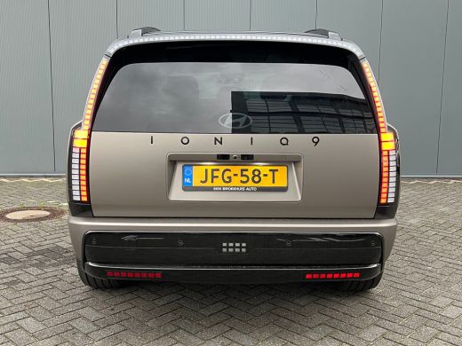 Hyundai IONIQ 9 9 Lounge AWD+ 7p. 110.3 kWh 429pk | Unieke Two Tone Wrap | Premium Audio | Adaptive cruise contro... ActivLease financial lease