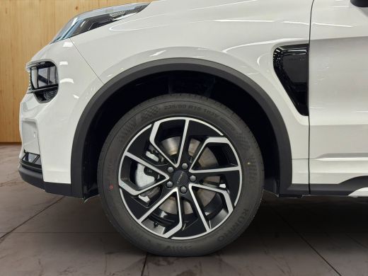 Lynk & Co 01 Core | Stoelverwarming |Parkeercamera | Apple Carplay/Android Auto| ActivLease financial lease