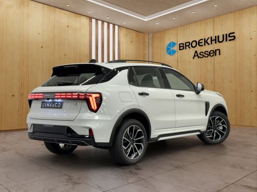Lynk & Co 01 Core | Stoelverwarming | Parkeercamera | Apple Carplay/Android Auto | ActivLease financial lease