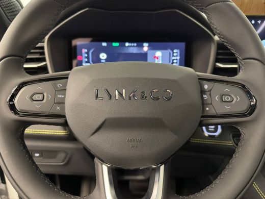 Lynk & Co 01 Core | Stoelverwarming | Parkeercamera | Apple Carplay/Android Auto | ActivLease financial lease