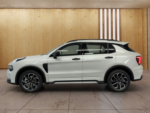 Lynk & Co 01 Core | Stoelverwarming | Parkeercamera | Apple Carplay/Android Auto | ActivLease financial lease