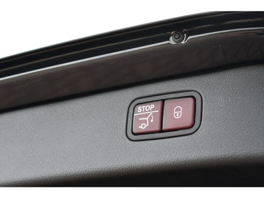 Mercedes-Benz C-Klasse Estate 300 e AMG Line Distronic Trekhaak HUD Laser 360 ActivLease financial lease