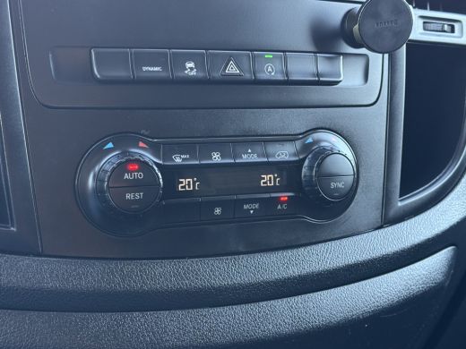 Mercedes-Benz Vito 114 CDI 136 PK AUTOMAAT / L2H1 / 1e EIG. / CAMERA / CRUISE / ECC / NAVI / LICHTMETALEN VELGEN ActivLease financial lease