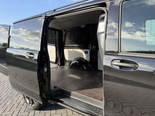 Mercedes-Benz Vito 114 CDI 136 PK AUTOMAAT / L2H1 / 1e EIG. / CAMERA / CRUISE / ECC / NAVI / LICHTMETALEN VELGEN ActivLease financial lease