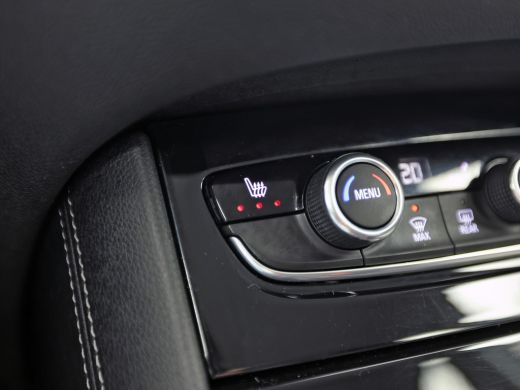 Opel Grandland X 1.2 Turbo Sport Automaat (APPLE CARPLAY, GROOT NAVI, CLIMATE, STUUR/STOELVERWARMING, SPORTSTOELEN... ActivLease financial lease