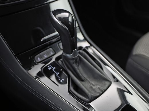 Opel Grandland X 1.2 Turbo Sport Automaat (APPLE CARPLAY, GROOT NAVI, CLIMATE, STUUR/STOELVERWARMING, SPORTSTOELEN... ActivLease financial lease