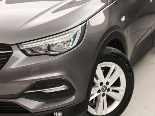 Opel Grandland X 1.2 Turbo Sport Automaat (APPLE CARPLAY, GROOT NAVI, CLIMATE, STUUR/STOELVERWARMING, SPORTSTOELEN... ActivLease financial lease
