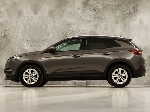 Opel Grandland X 1.2 Turbo Sport Automaat (APPLE CARPLAY, GROOT NAVI, CLIMATE, STUUR/STOELVERWARMING, SPORTSTOELEN... ActivLease financial lease