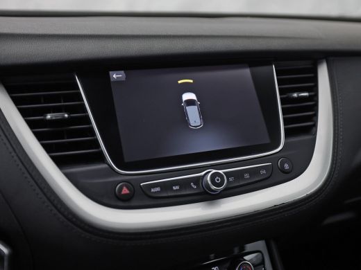 Opel Grandland X 1.2 Turbo Sport Automaat (APPLE CARPLAY, GROOT NAVI, CLIMATE, STUUR/STOELVERWARMING, SPORTSTOELEN... ActivLease financial lease