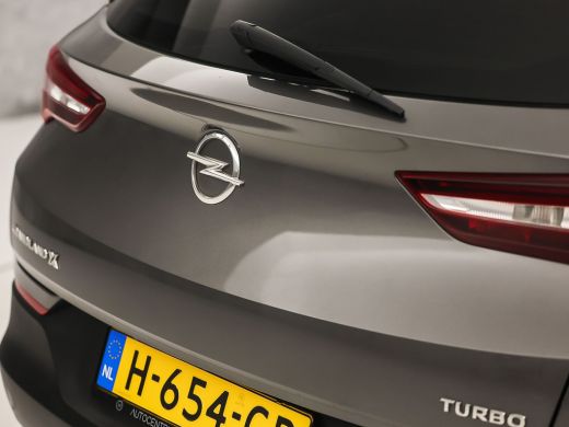 Opel Grandland X 1.2 Turbo Sport Automaat (APPLE CARPLAY, GROOT NAVI, CLIMATE, STUUR/STOELVERWARMING, SPORTSTOELEN... ActivLease financial lease