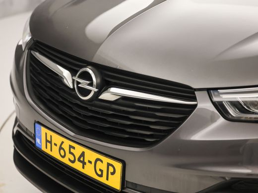 Opel Grandland X 1.2 Turbo Sport Automaat (APPLE CARPLAY, GROOT NAVI, CLIMATE, STUUR/STOELVERWARMING, SPORTSTOELEN... ActivLease financial lease