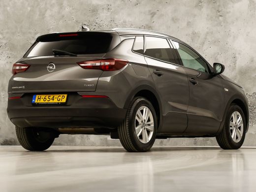 Opel Grandland X 1.2 Turbo Sport Automaat (APPLE CARPLAY, GROOT NAVI, CLIMATE, STUUR/STOELVERWARMING, SPORTSTOELEN... ActivLease financial lease