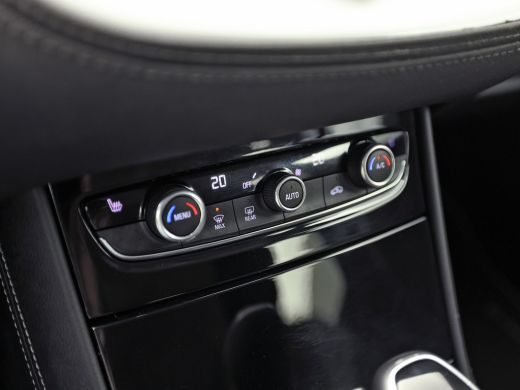 Opel Grandland X 1.2 Turbo Sport Automaat (APPLE CARPLAY, GROOT NAVI, CLIMATE, STUUR/STOELVERWARMING, SPORTSTOELEN... ActivLease financial lease