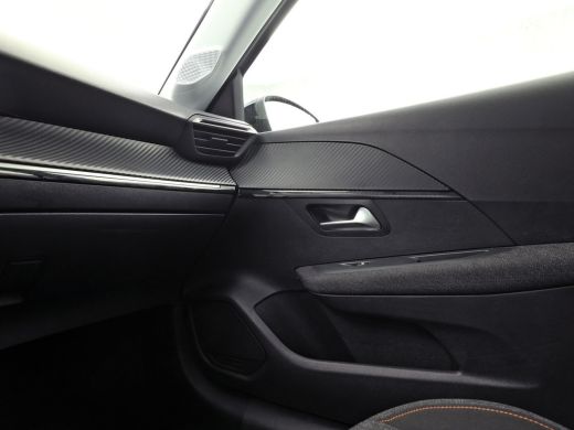 Peugeot 208 1.2 Hybrid 110 e-DCS6 Sport Style Automaat (APPLE CARPLAY, NAVIGATIE, PARKEERSENSOREN, SPORTSTOEL... ActivLease financial lease
