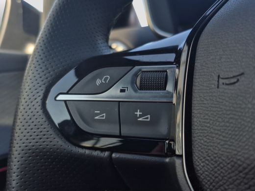 Peugeot 208 1.2 Hybrid 145 e-DCS6 GT Camera voor + achter | Adaptieve cruise control | Dodehoek detectie | Dr... ActivLease financial lease