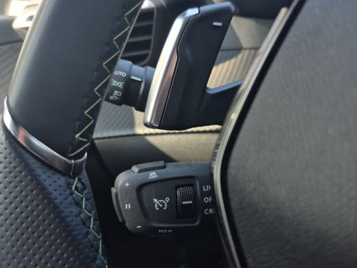 Peugeot 208 1.2 Hybrid 145 e-DCS6 GT Camera voor + achter | Adaptieve cruise control | Dodehoek detectie | Dr... ActivLease financial lease