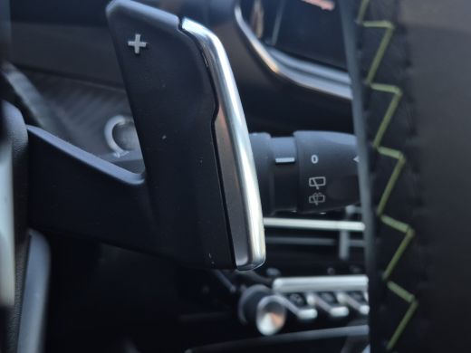 Peugeot 208 1.2 Hybrid 145 e-DCS6 GT Camera voor + achter | Adaptieve cruise control | Dodehoek detectie | Dr... ActivLease financial lease