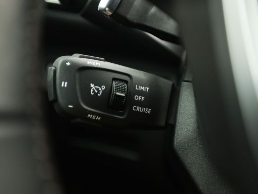 Peugeot 3008 1.6 HYbrid 225 Allure Sport 225Pk Automaat (APPLE CARPLAY, GROOT NAVI, 360 CAMERA, LEDER, SPORTST... ActivLease financial lease