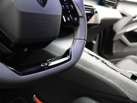 Peugeot 3008 1.6 plug-in Hybrid 195 GT 8 Jaar Garantie | 360* Graden Camera | Parkeersensoren Voor en Achter |... ActivLease financial lease