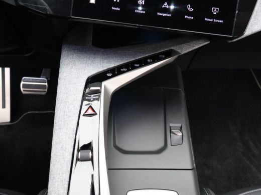Peugeot 3008 1.6 plug-in Hybrid 195 GT 8 Jaar Garantie | 360* Graden Camera | Parkeersensoren Voor en Achter |... ActivLease financial lease
