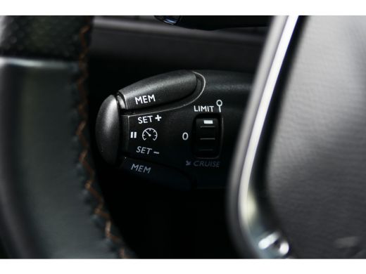 Peugeot 3008 HYBRID4 300PK GT AUTOMAAT CAMERA / CARPLAY / KEYLESS / FULL-LED / NAVI / CLIMA / PDC / BLUETOOTH ... ActivLease financial lease