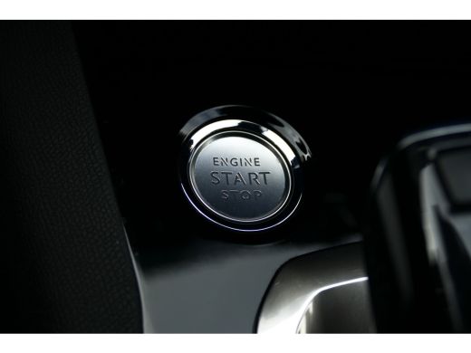 Peugeot 3008 HYBRID4 300PK GT AUTOMAAT CAMERA / CARPLAY / KEYLESS / FULL-LED / NAVI / CLIMA / PDC / BLUETOOTH ... ActivLease financial lease