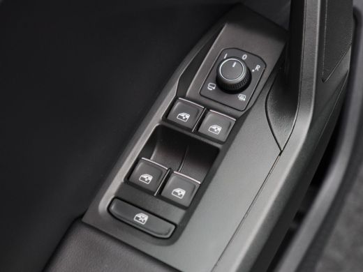 Seat Leon Sportstourer 1.5 TSi e-Hybrid 204 Pk Automaat FR Business | Trekhaak | Carplay | Virtual Cockpit ... ActivLease financial lease