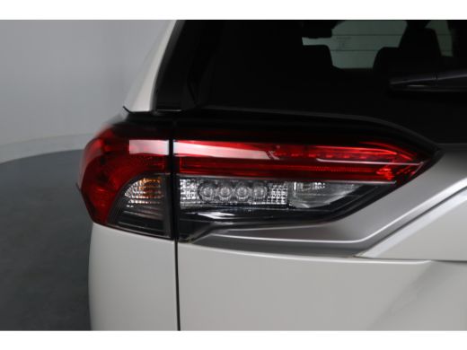 Toyota RAV4 2.5 Hybrid AWD Bi-Tone | Dealer Onderhouden! | Stoel/stuurverwarming | Navi | Clima | Camera | Cr... ActivLease financial lease