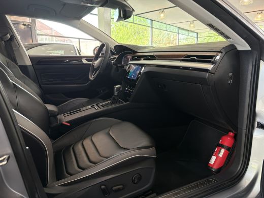 Volkswagen Arteon eHybrid 218PK DSG ELEGANCE BUSINESS LEDER/VIRTUAL/CAMERA ActivLease financial lease