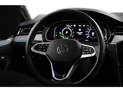 Volkswagen Passat Variant 1.4 TSI 218 pk PHEV GTE Business 6-DSG | Wegklapbare Trekhaak | Panoramadak | Rondomzicht... ActivLease financial lease