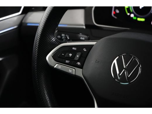 Volkswagen Passat Variant 1.4 TSI 218 pk PHEV GTE Business 6-DSG | Wegklapbare Trekhaak | Panoramadak | Rondomzicht... ActivLease financial lease