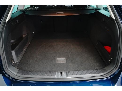 Volkswagen Passat Variant 1.4 TSI 218 pk PHEV GTE Business 6-DSG | Wegklapbare Trekhaak | Panoramadak | Rondomzicht... ActivLease financial lease