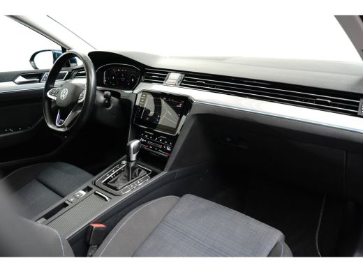 Volkswagen Passat Variant 1.4 TSI 218 pk PHEV GTE Business 6-DSG | Wegklapbare Trekhaak | Panoramadak | Rondomzicht... ActivLease financial lease