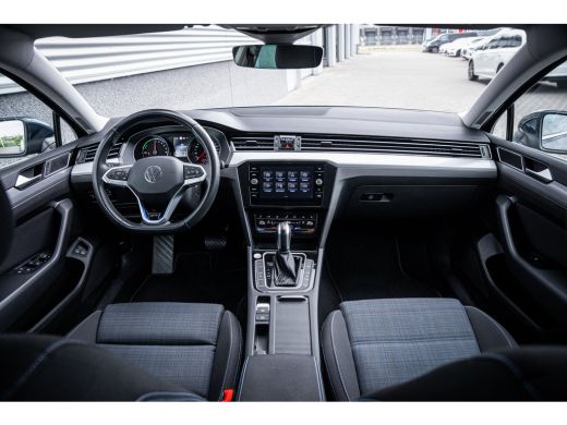 Volkswagen Passat Variant 1.4 TSI PHEV GTE Business | Achteruitrijcamera | Trekhaak elektrisch uitklapbaar | Voorst... ActivLease financial lease