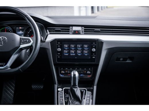 Volkswagen Passat Variant 1.4 TSI PHEV GTE Business | Achteruitrijcamera | Trekhaak elektrisch uitklapbaar | Voorst... ActivLease financial lease