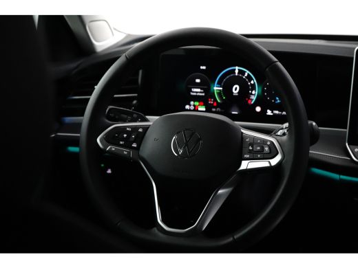 Volkswagen Passat Variant 1.5 eHybrid Business SOH 100% | Ergonomische voorstoel(en) | Rondomzicht camera | Stoel v... ActivLease financial lease