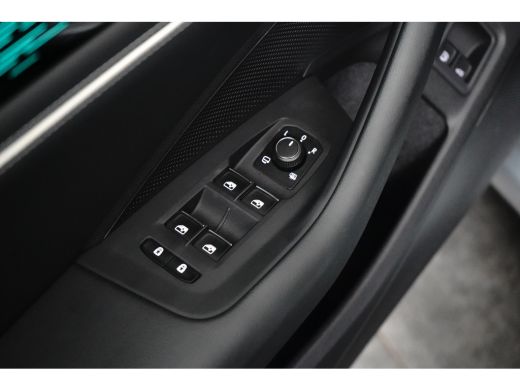 Volkswagen Passat Variant 1.5 eHybrid Business SOH 100% | Ergonomische voorstoel(en) | Rondomzicht camera | Stoel v... ActivLease financial lease