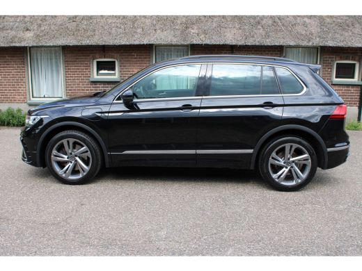 Volkswagen Tiguan 1.4 TSI eHybrid R-Line Business SOh 92.1% IQ LIGHT NAVI ECC 104000KM!! ActivLease financial lease