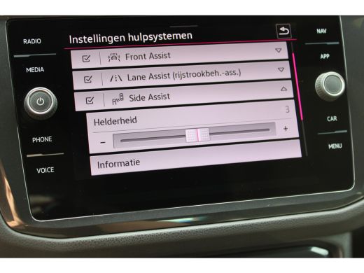 Volkswagen Tiguan 1.4 TSI eHybrid R-Line Business SOh 92.1% IQ LIGHT NAVI ECC 104000KM!! ActivLease financial lease