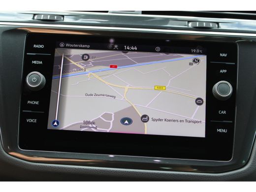 Volkswagen Tiguan 1.4 TSI eHybrid R-Line Business SOh 92.1% IQ LIGHT NAVI ECC 104000KM!! ActivLease financial lease