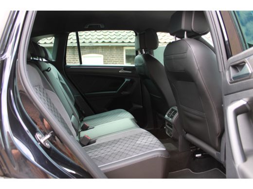 Volkswagen Tiguan 1.4 TSI eHybrid R-Line Business SOh 92.1% IQ LIGHT NAVI ECC 104000KM!! ActivLease financial lease