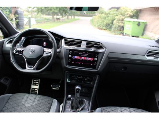 Volkswagen Tiguan 1.4 TSI eHybrid R-Line Business SOh 92.1% IQ LIGHT NAVI ECC 104000KM!! ActivLease financial lease