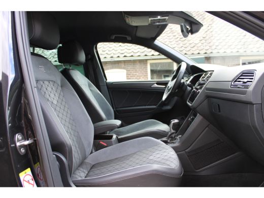 Volkswagen Tiguan 1.4 TSI eHybrid R-Line Business SOh 92.1% IQ LIGHT NAVI ECC 104000KM!! ActivLease financial lease