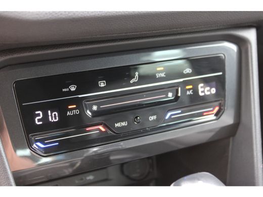 Volkswagen Tiguan 1.4 TSI eHybrid R-Line Business SOh 92.1% IQ LIGHT NAVI ECC 104000KM!! ActivLease financial lease